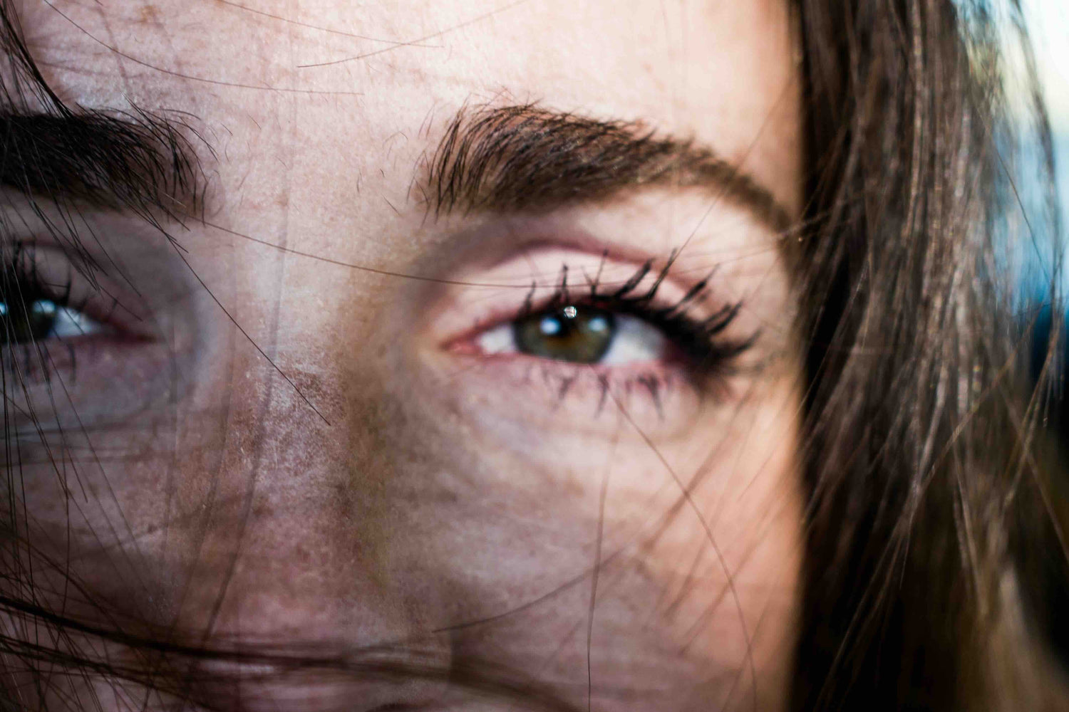 Wimperserum met prostaglandine - dikke zwarte wimpers