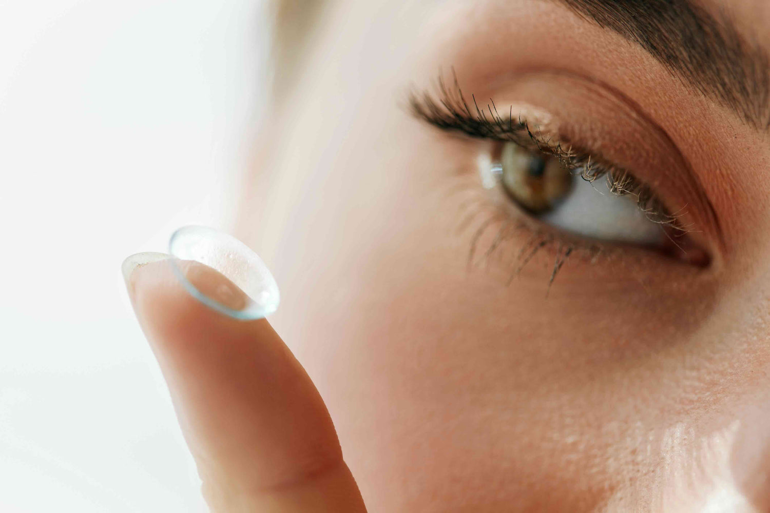 Wimperserum zonder olie - Wimpers met contactlens 